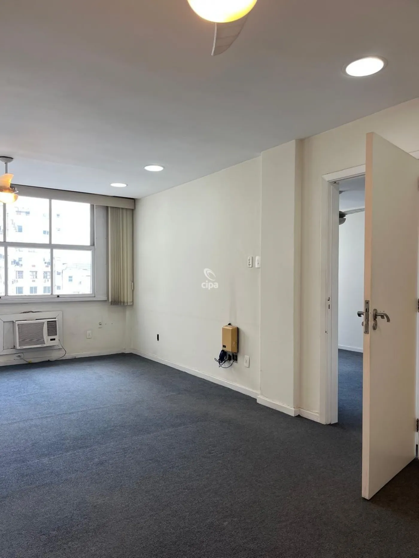 Comprar Comercial / Sala em Rio de Janeiro R$ 120.000,00 - Foto 1