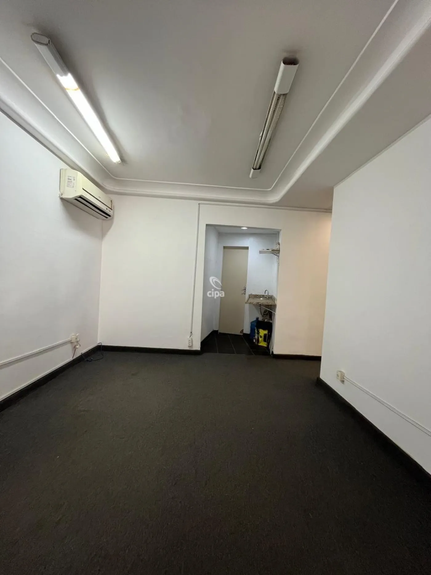 Comprar Comercial / Sala em Rio de Janeiro R$ 85.000,00 - Foto 6
