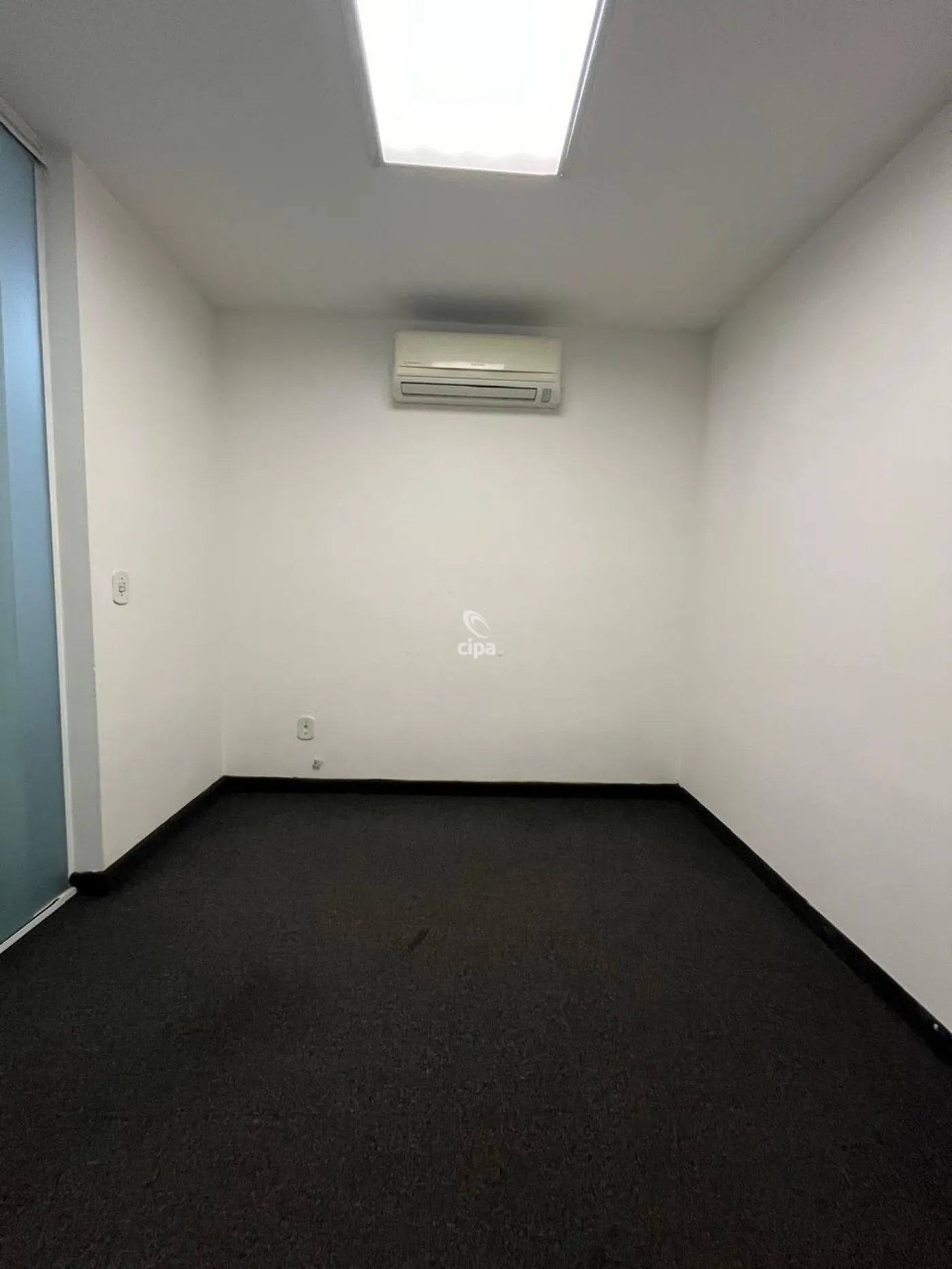 Comprar Comercial / Sala em Rio de Janeiro R$ 85.000,00 - Foto 9