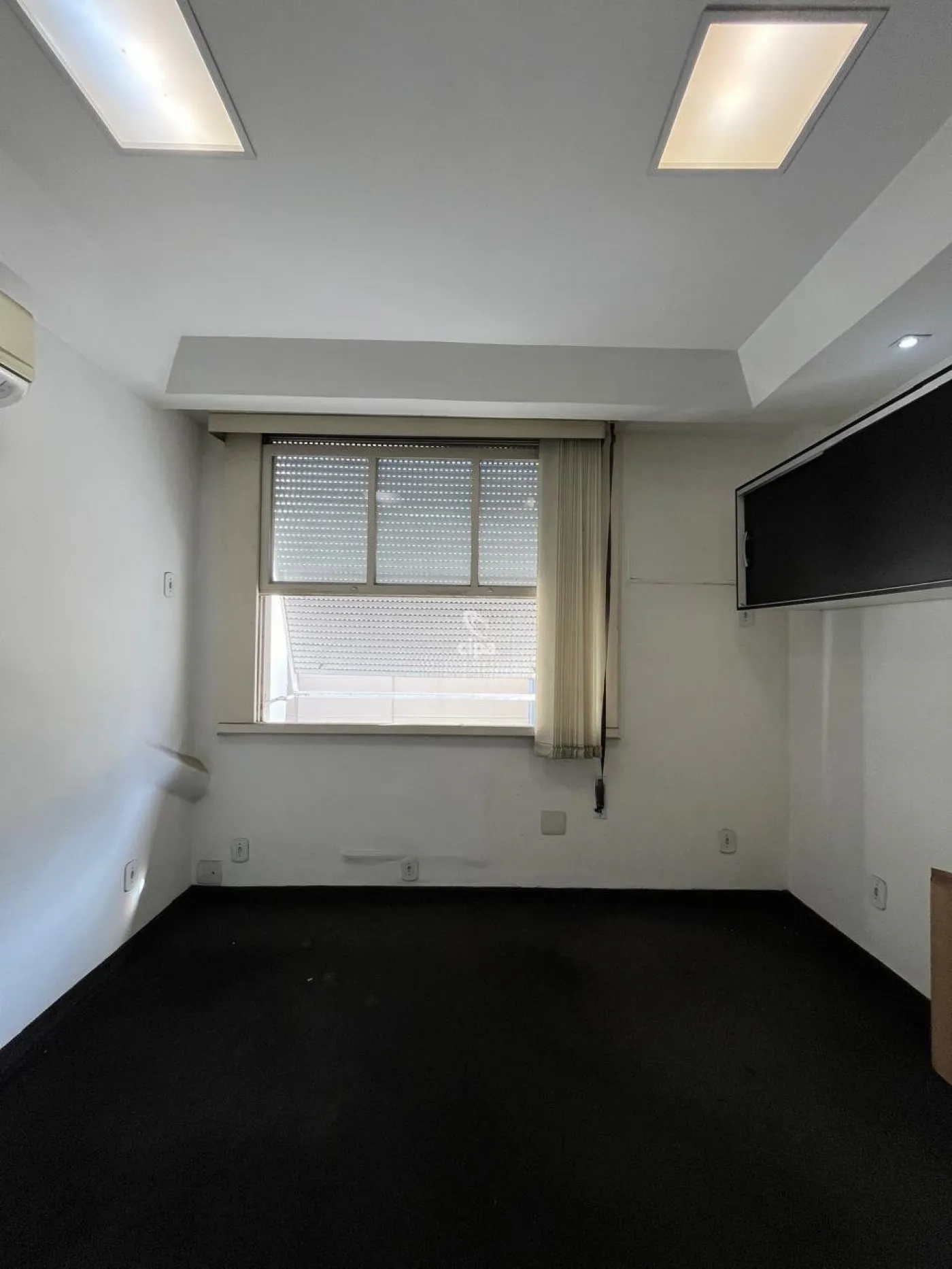 Comprar Comercial / Sala em Rio de Janeiro R$ 85.000,00 - Foto 11
