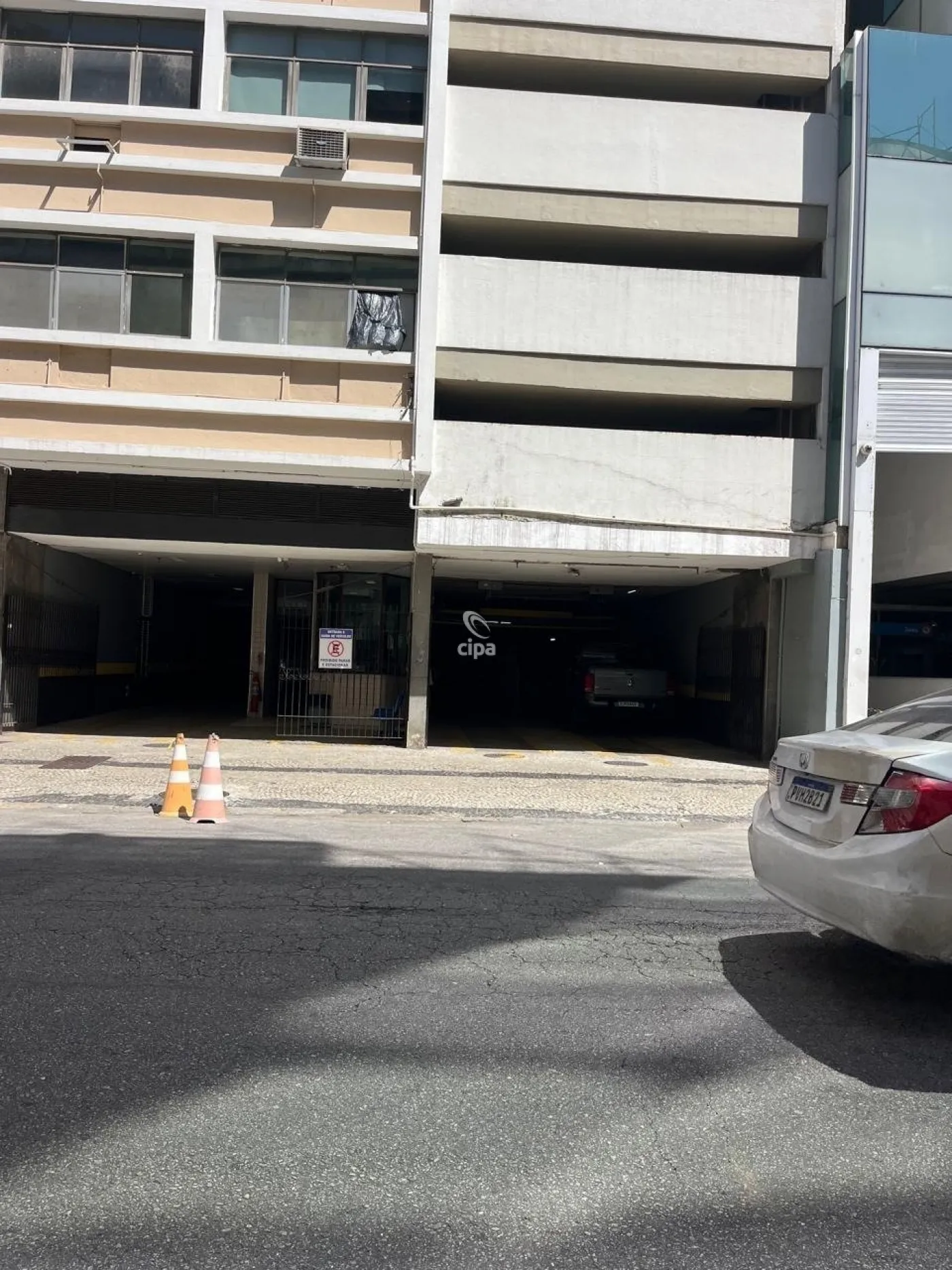 Comprar Comercial / Box em Rio de Janeiro R$ 10.000,00 - Foto 1