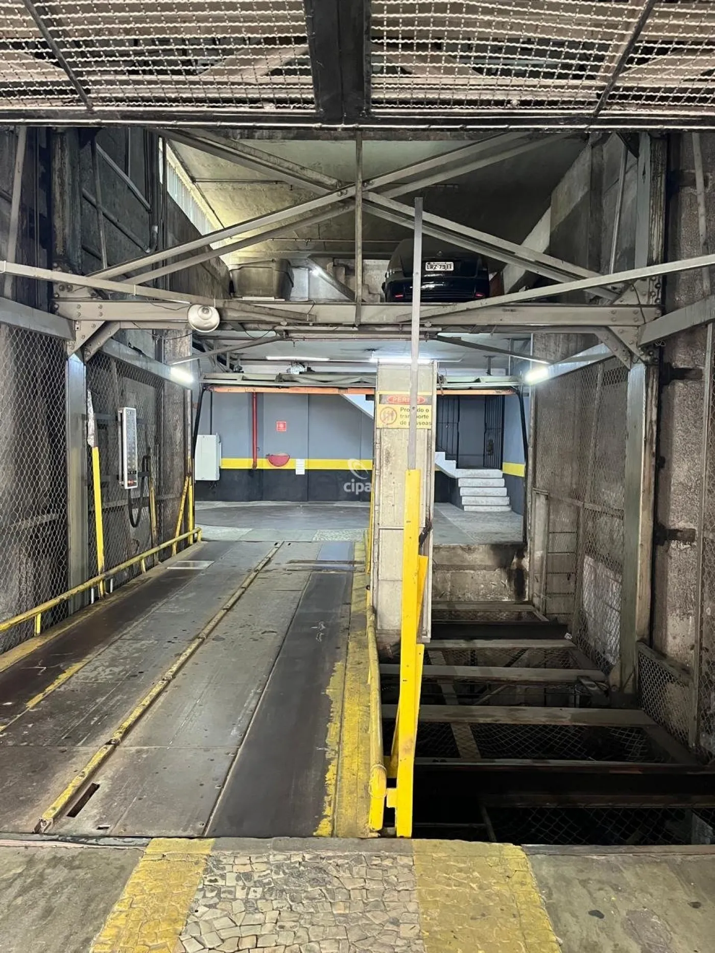 Comprar Comercial / Box em Rio de Janeiro R$ 10.000,00 - Foto 4