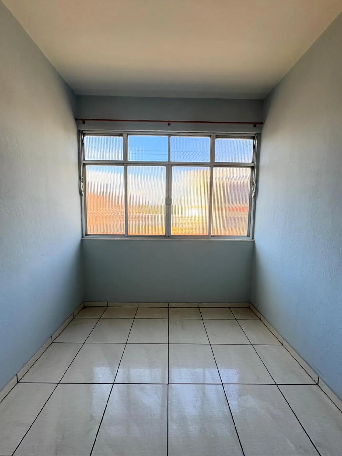 Quarto 1 Alugar Apartamento / Padrão em São João de Meriti R$ 1.000,00 - Foto 7