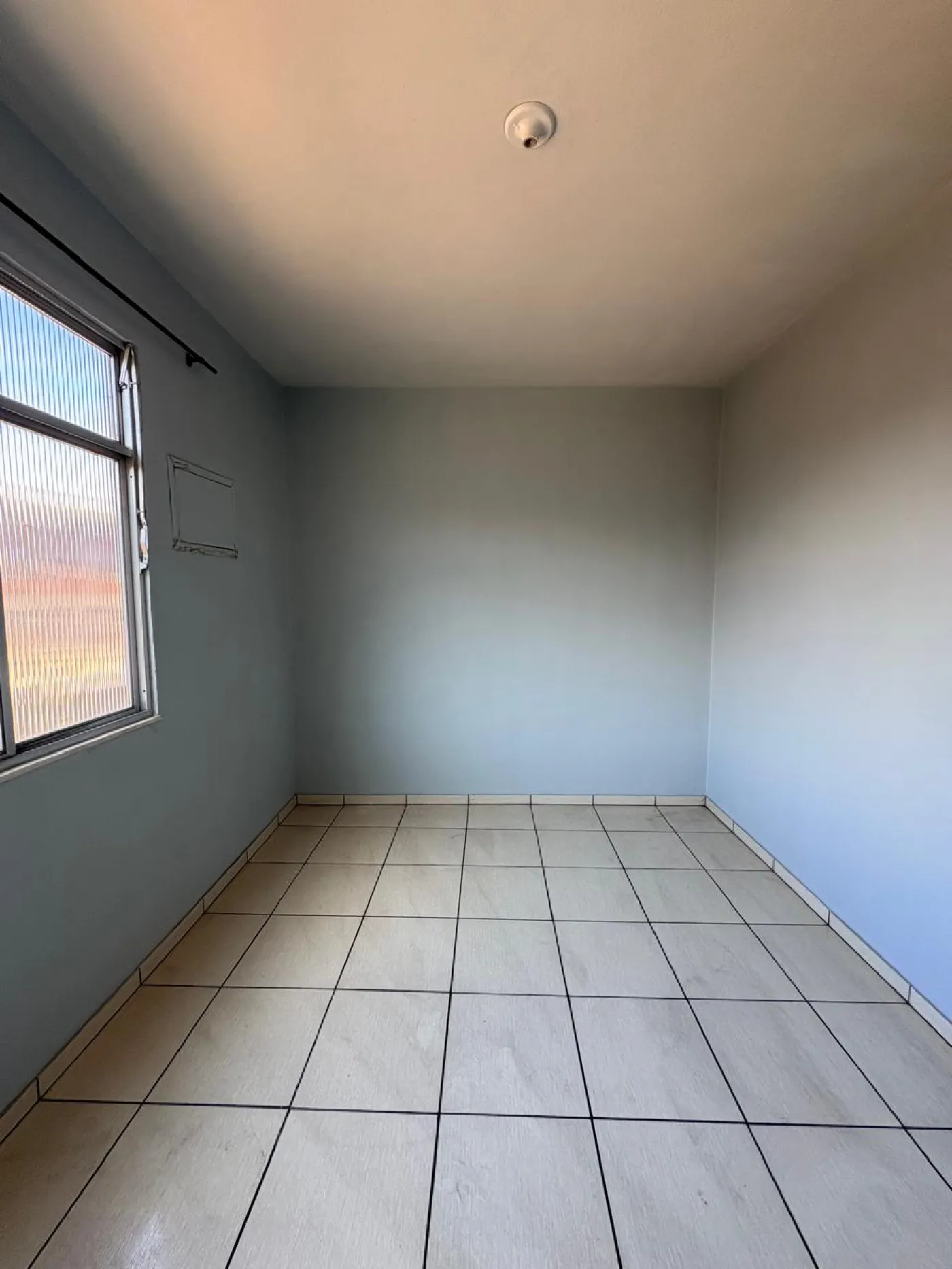 Quarto 2 Alugar Apartamento / Padrão em São João de Meriti R$ 1.000,00 - Foto 10